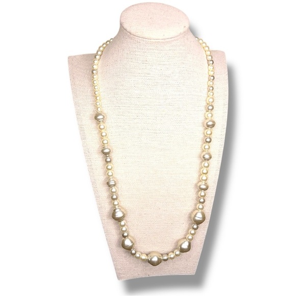 Vintage Pearl Beaded Necklace Multiple Size Beads Retro 80s Era Event Party - Picture 1 of 7